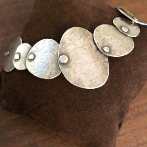 [SOLD] Silpada Silver Badge of Beauty Bracelet